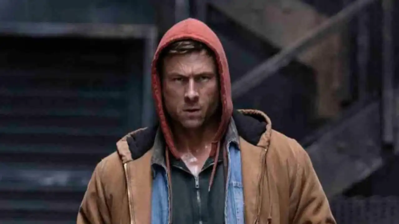 Глен Пауэлл.