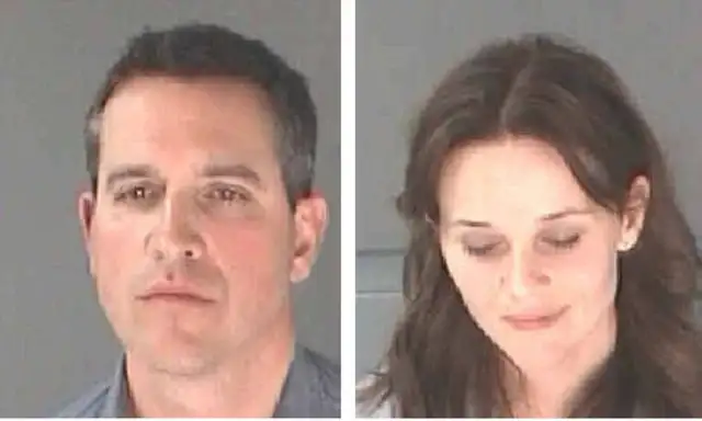 Риз Уизерспун и её муж Джим Тот. Вождение в нетрезвом виде. Он — за вождение в нетрезвом виде, она — за нарушение общественного порядка после того, как заявила: «Сейчас вы узнаете, кто я такая!»