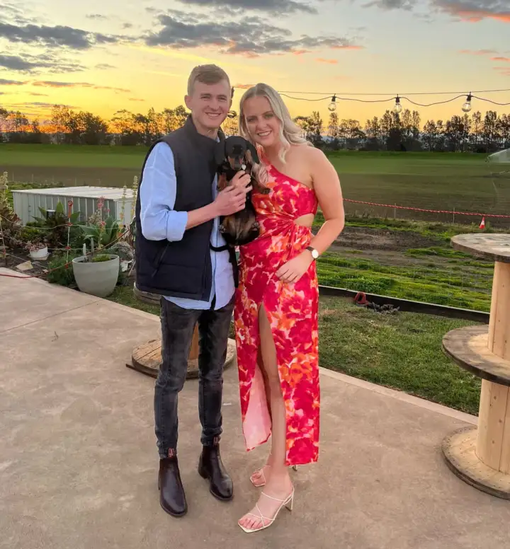 Хозяева таксы Валери. Хозяева таксы Валери.