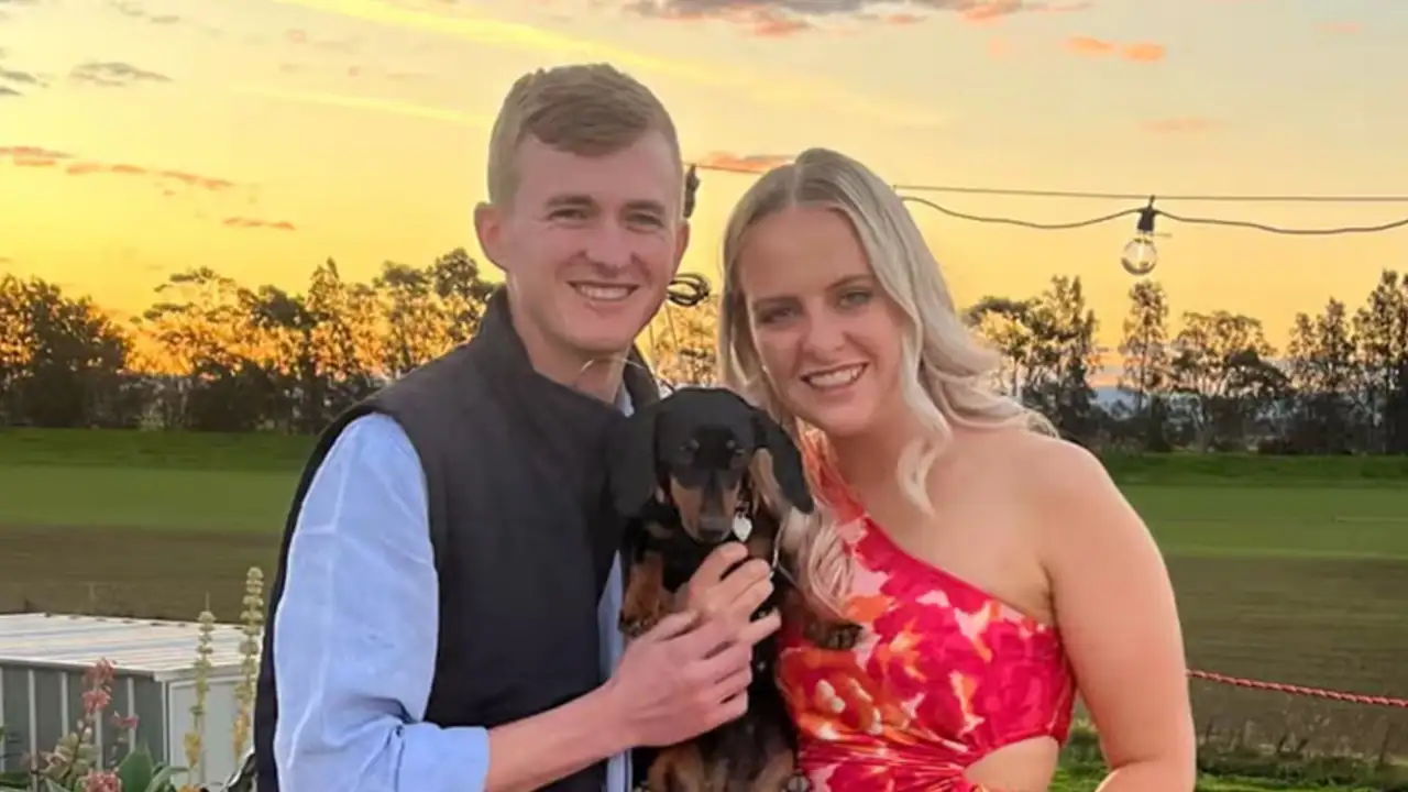 Хозяева с таксой Валери.