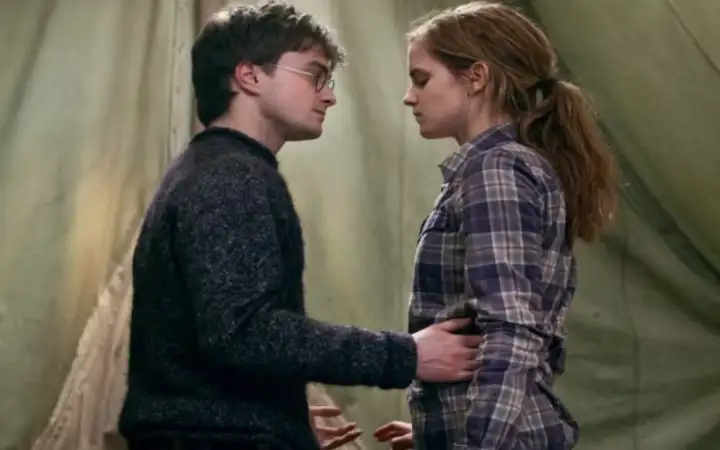 Кадр из фильма «Гарри Поттер и Дары Смерти: Часть I» Кадр из фильма «Гарри Поттер и Дары Смерти: Часть I»