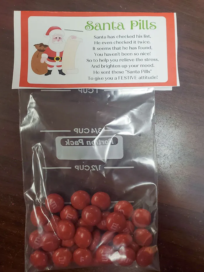 «Наш рабочий рождественский бонус. Не могу дождаться, чтобы оплатить свои счета с помощью этого».