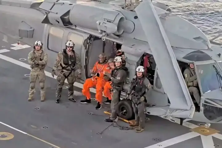 Экипаж приводнился точно по плану.