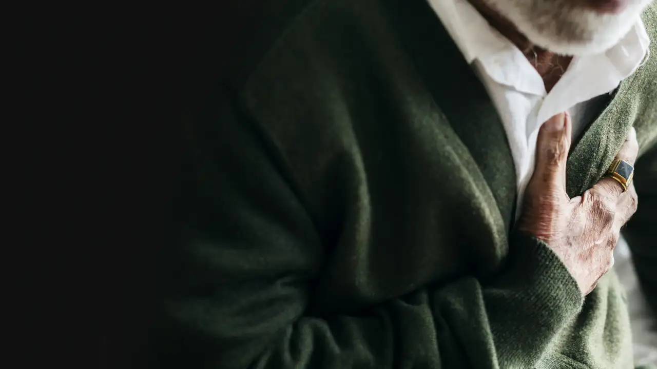 Боль в груди.