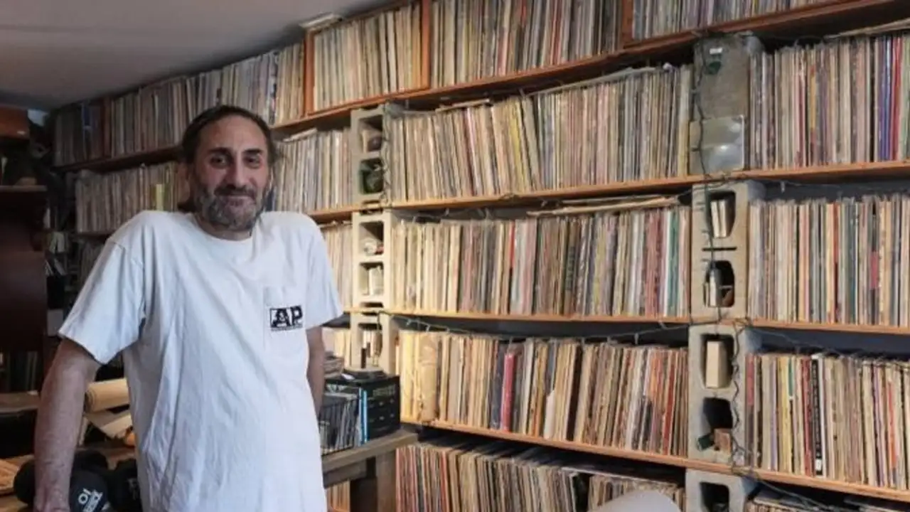 Адам Джейкобс.