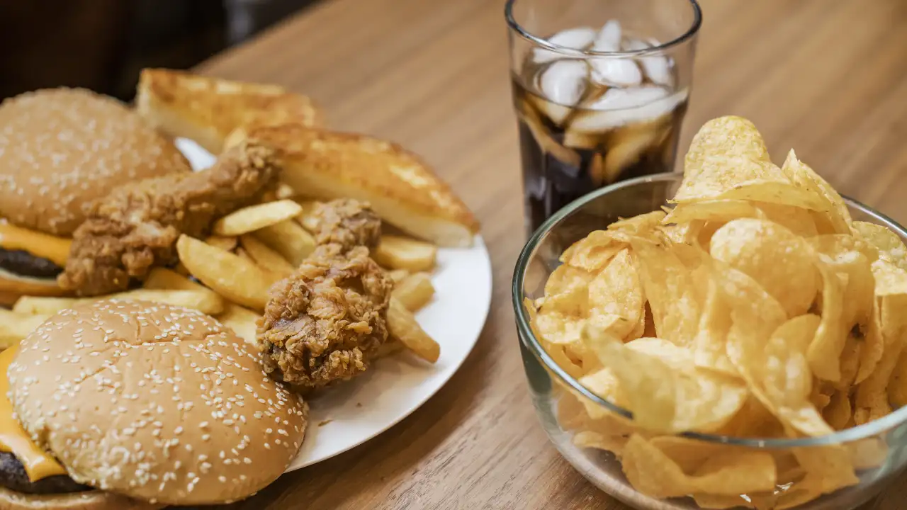 Жирная пища.