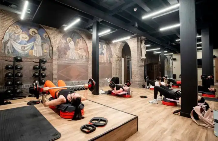 В 2024 году завершился процесс её редевелопмента, результатом которого стало открытие фитнес-центра, работающего в круглосуточном режиме.