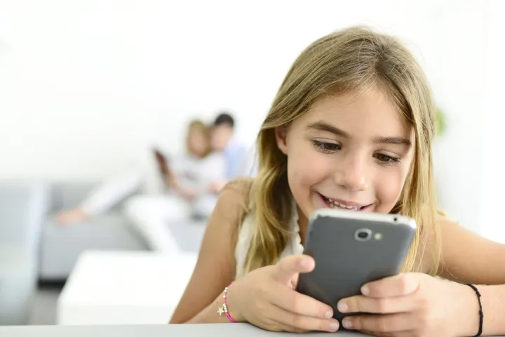 Если смартфон делает ребёнка счастливым, в этом нет ничего плохого.