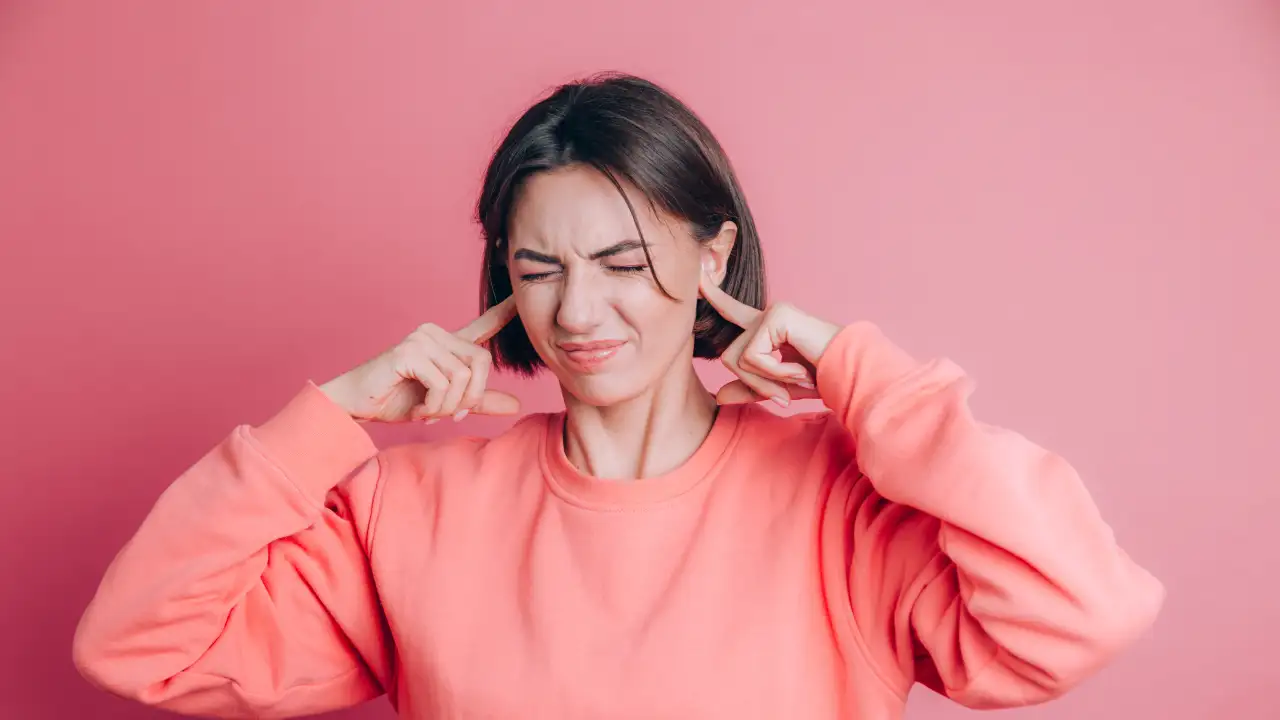 Боль в ушах.