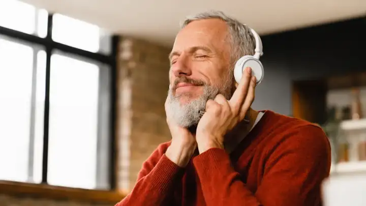 У пожилых людей оказался весьма своеобразный музыкальный вкус. У пожилых людей оказался весьма своеобразный музыкальный вкус.