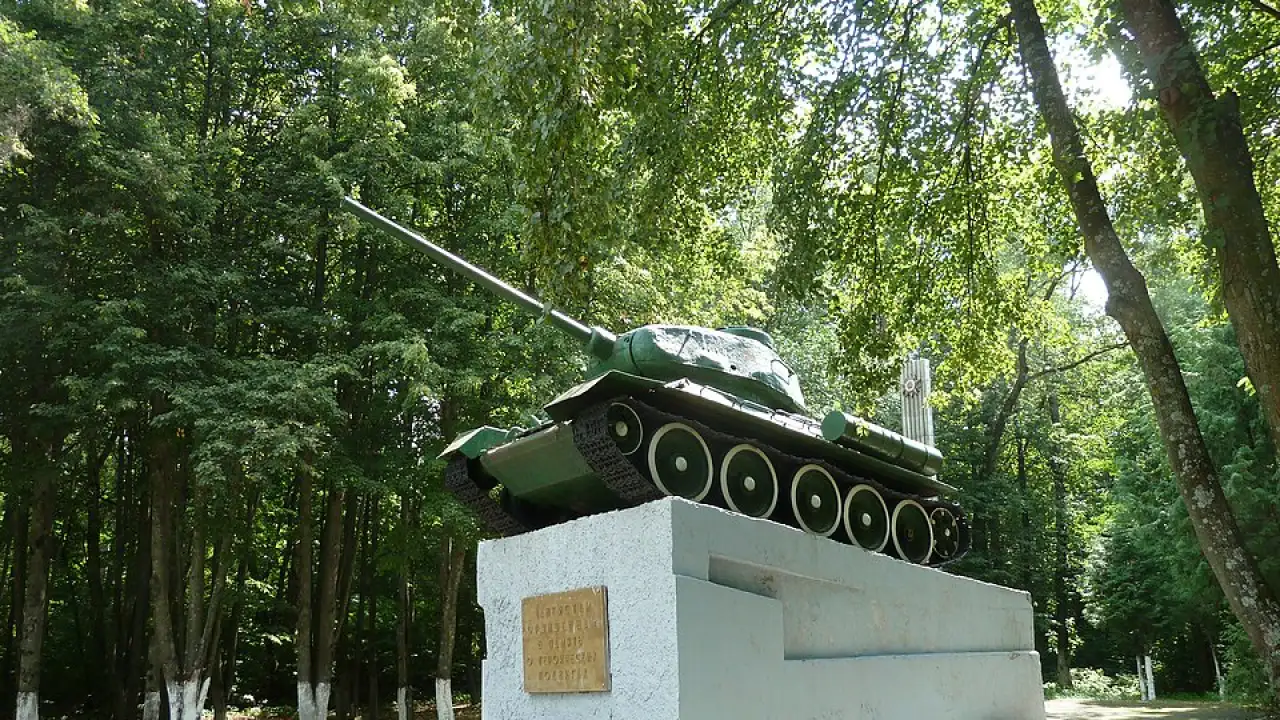 Памятник танкистам-фрунзенцам в г. Орле