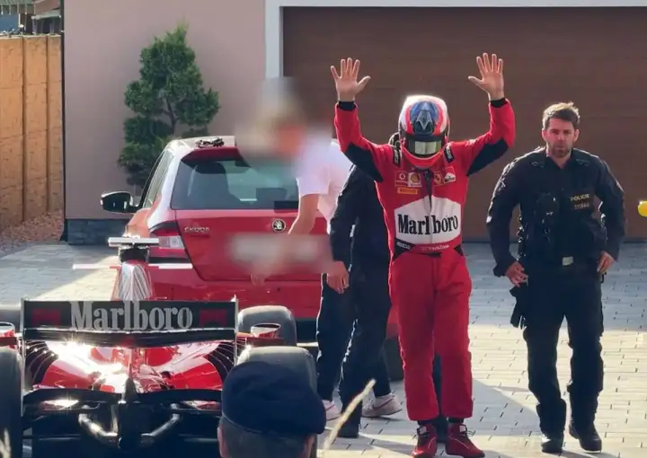 В Чехии поймали неуловимого гонщика на болиде Ferrari, которому 6 лет удавалось уходить от погони.