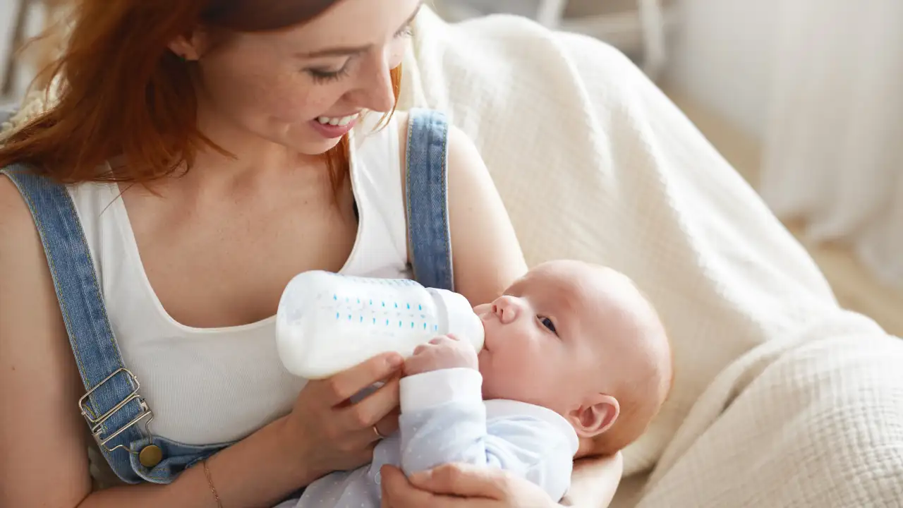 Мама с младенцем.