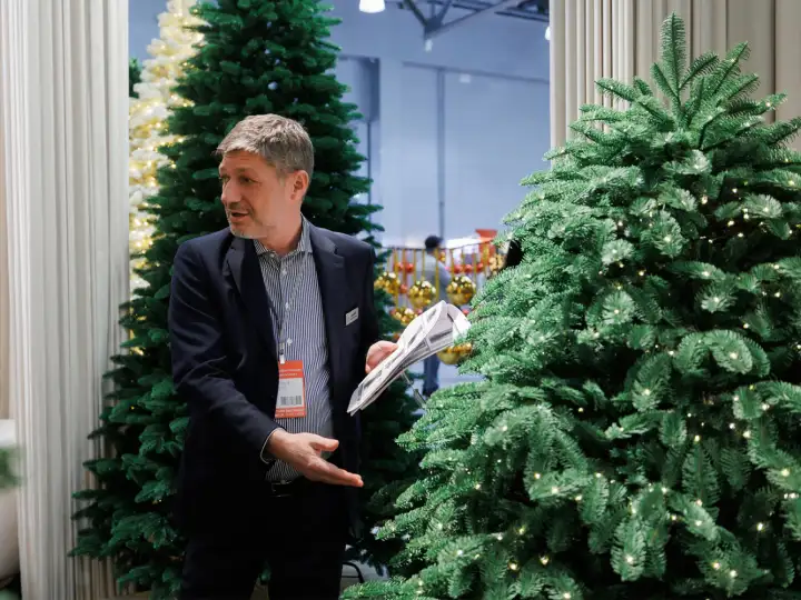 Продажа ёлок.