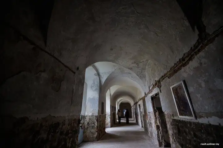 Пустующие коридоры нового жилища. Пустующие коридоры нового жилища.