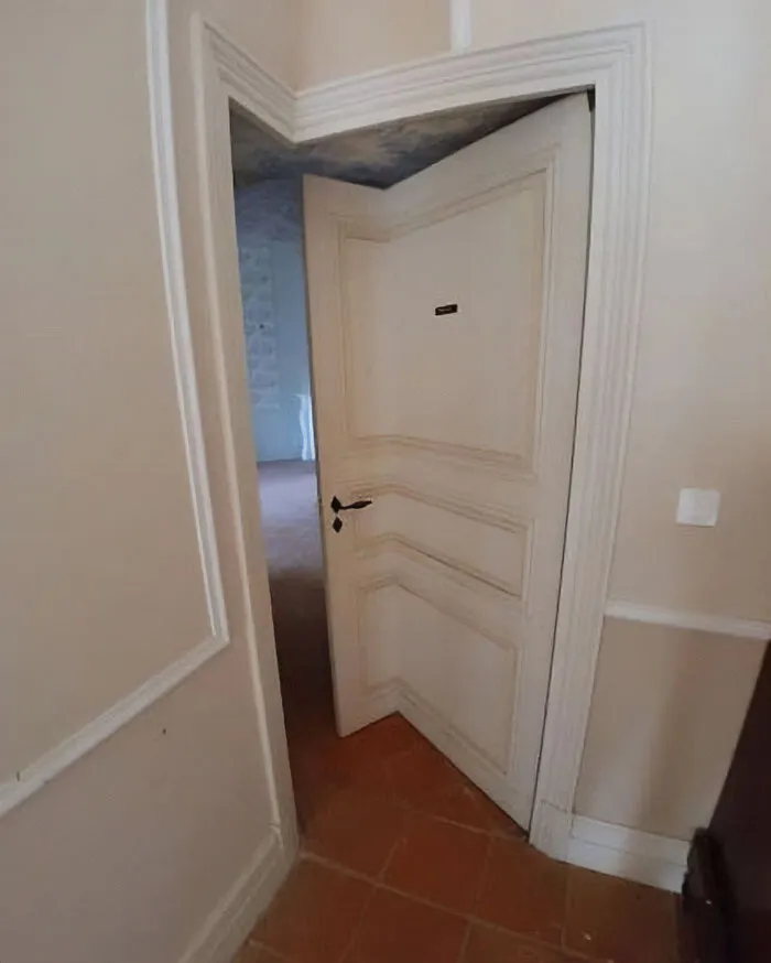 Гибкая дверь.