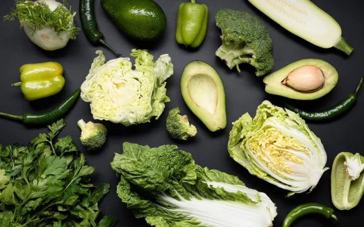 Зеленые овощи.