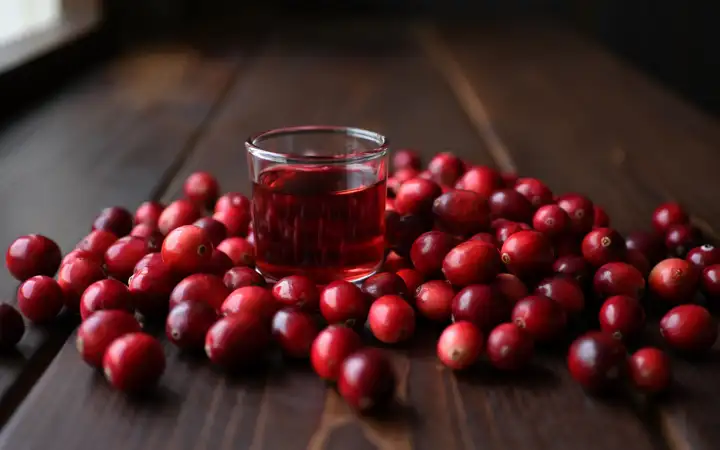 Клюквенный сок.